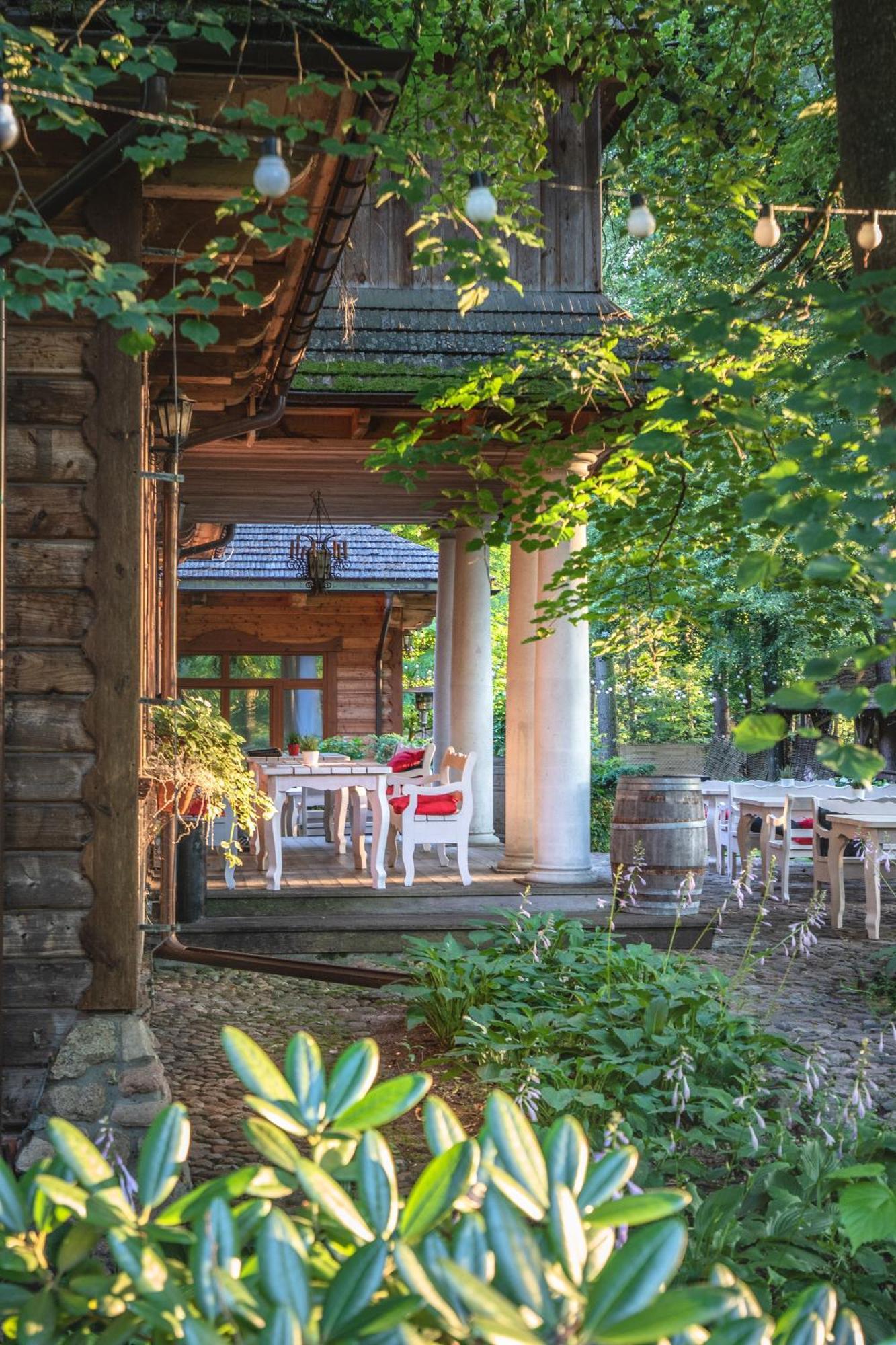 Dwor Zascianek Hotel Sarnaki Exterior photo